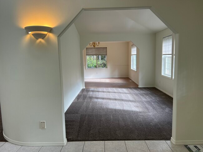 Building Photo - 6982 Marymac Dr SW