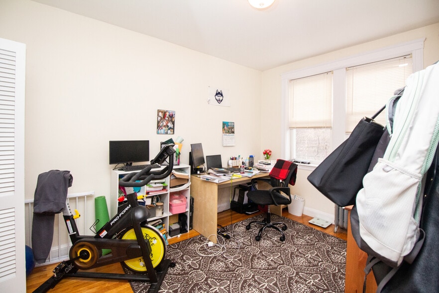 Building Photo - 187 Kent St