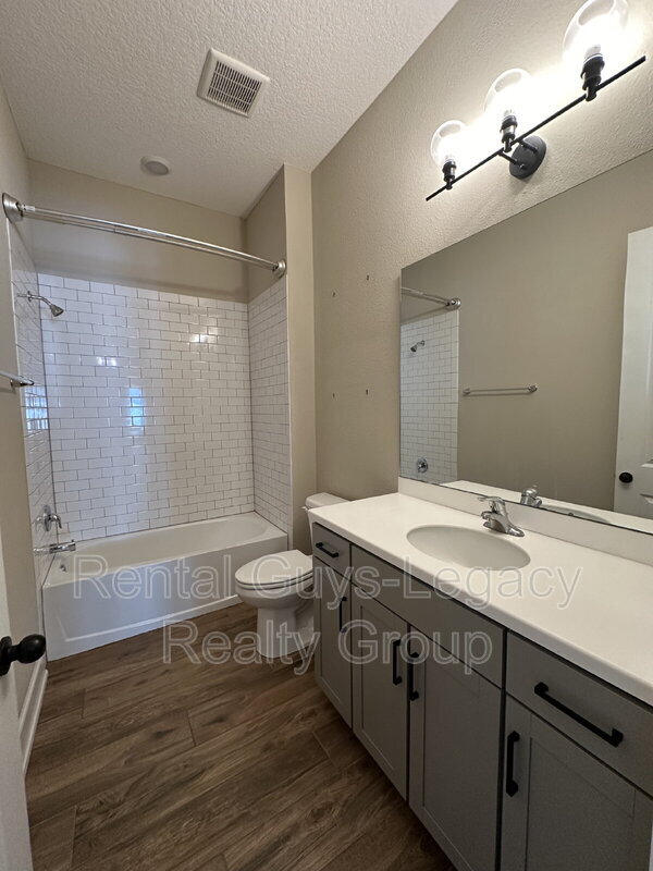 Building Photo - 813 Crosswater Lake Dr