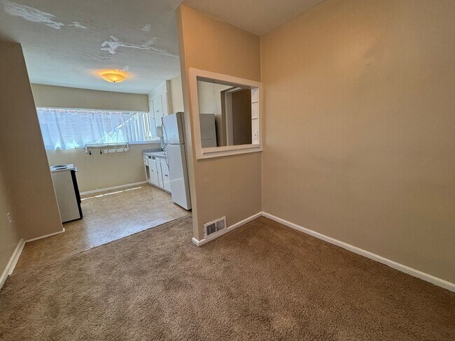 Building Photo - 1631 S 500 E
