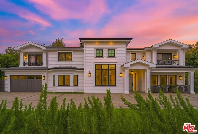 Primary Photo - 126 N Canyon View Dr
