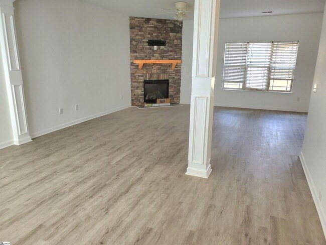 Building Photo - 213 Werninger Ct