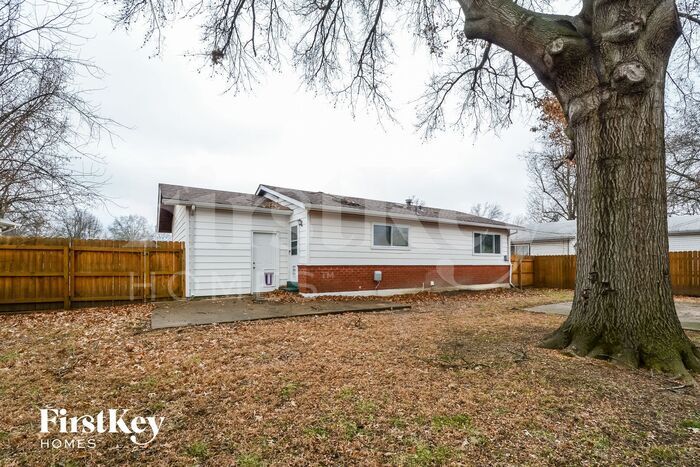 Building Photo - 2415 Cambridge Dr