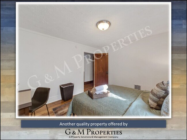 Building Photo - Rare Park Ave Rental – Spacious 3-Bedroom with Original Charm