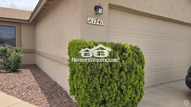 Building Photo - 1741 W Ransom Oaks Dr
