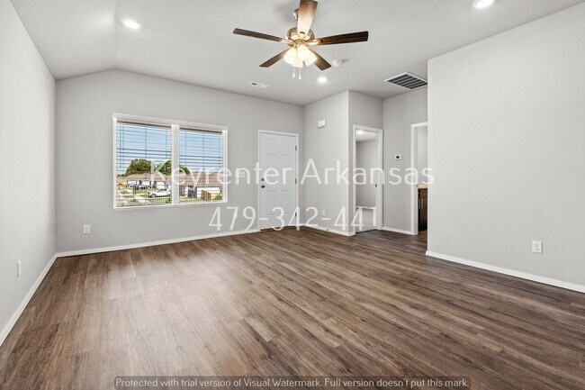 Building Photo - 2476 N Raven Ln