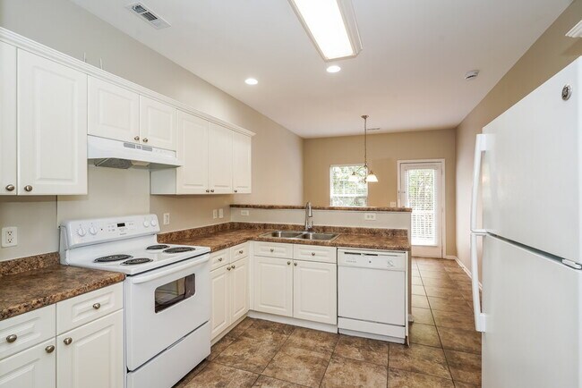 Building Photo - 542 Pippin Dr