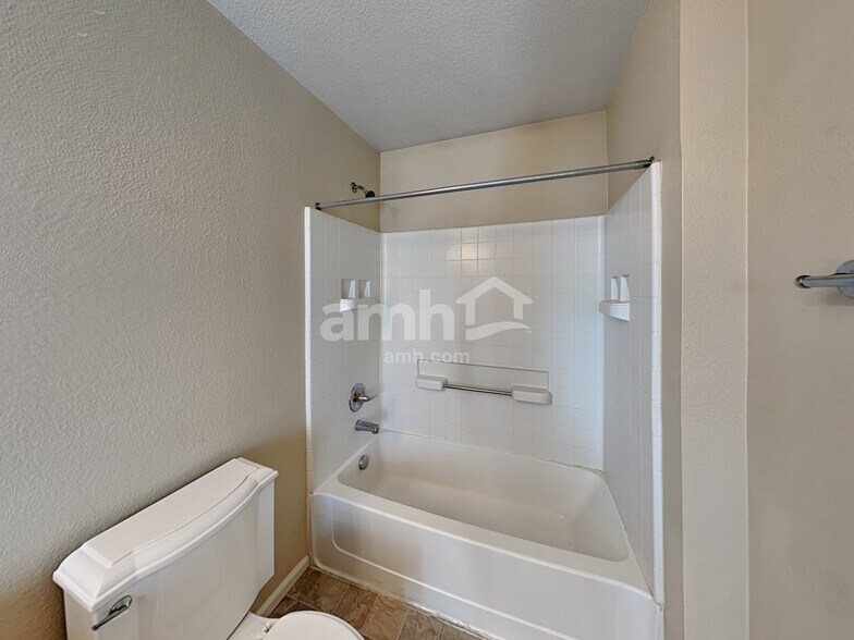 Building Photo - 5568 Joplin St