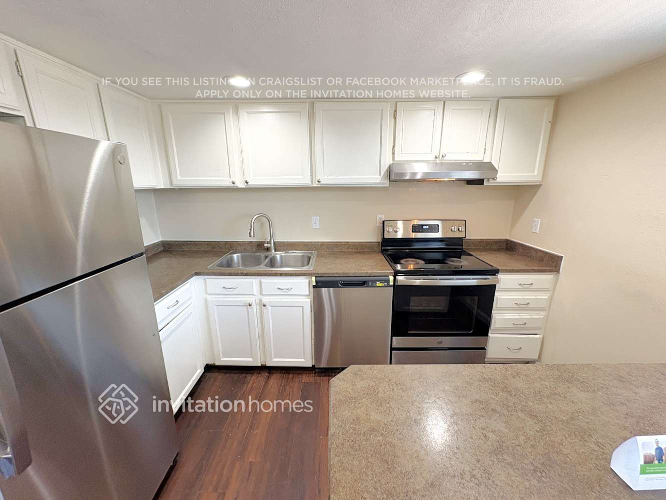 Building Photo - 13595 Green Ct
