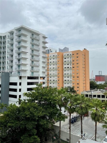 View - 115 SW 11th St