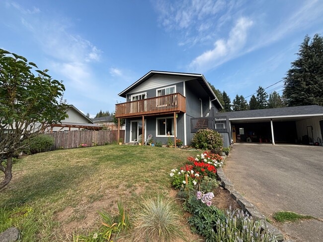 Building Photo - 1421 Bradley St