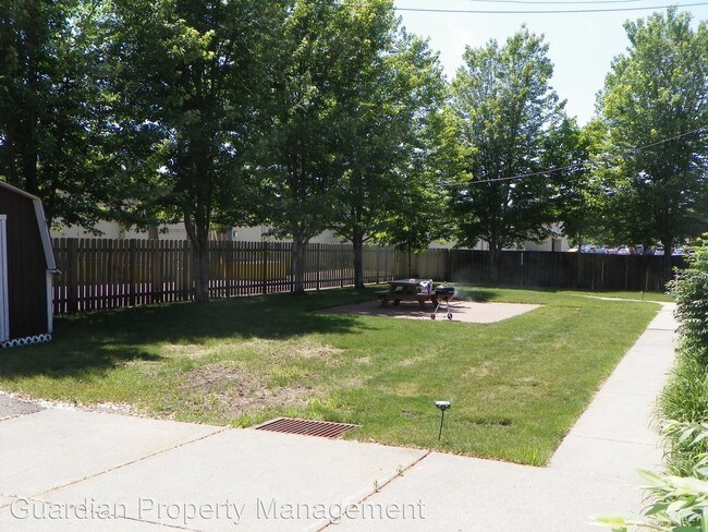 Building Photo - 1144 Dionne St