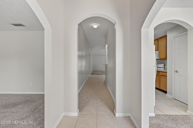 Building Photo - 9205 Redtail Dr