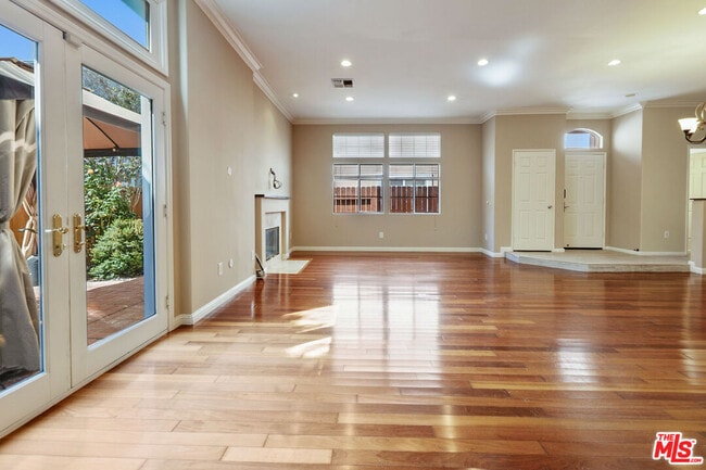 Building Photo - 2020 Penmar Ave