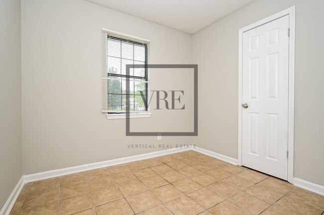 Building Photo - 125 Grove Creek Dr