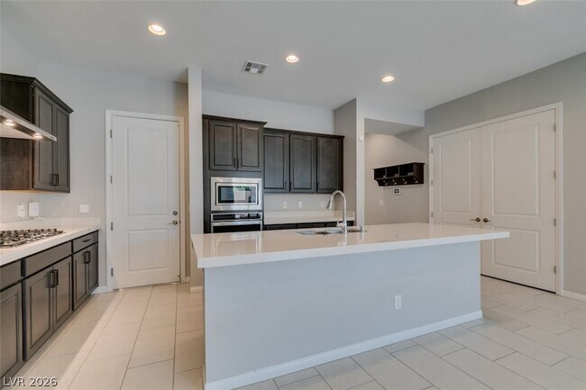 Building Photo - 10743 Skye Lily Ave