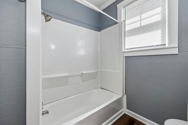 Building Photo - 226 Cumberland Dr
