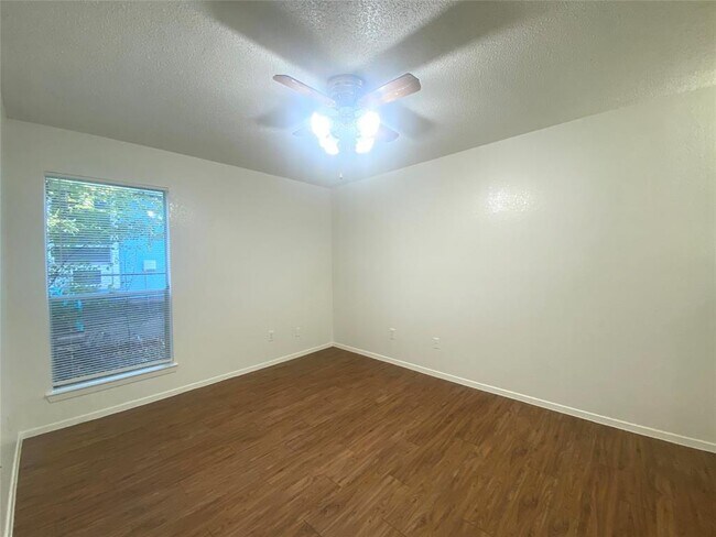 Building Photo - 12309 Dellrey Dr