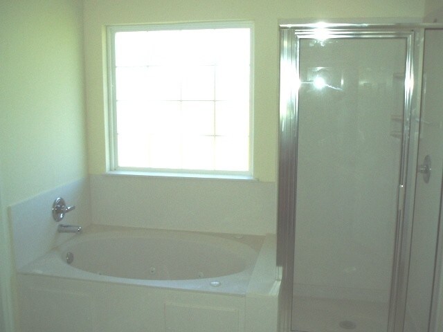 Building Photo - 15616 Traditions Dr