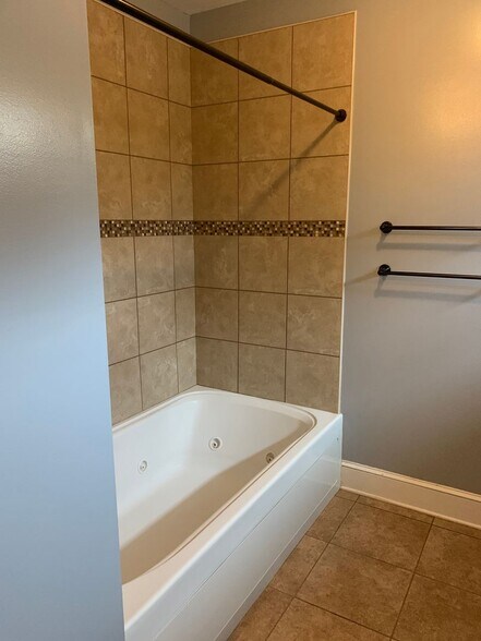 Building Photo - 421 Stanfield Dr