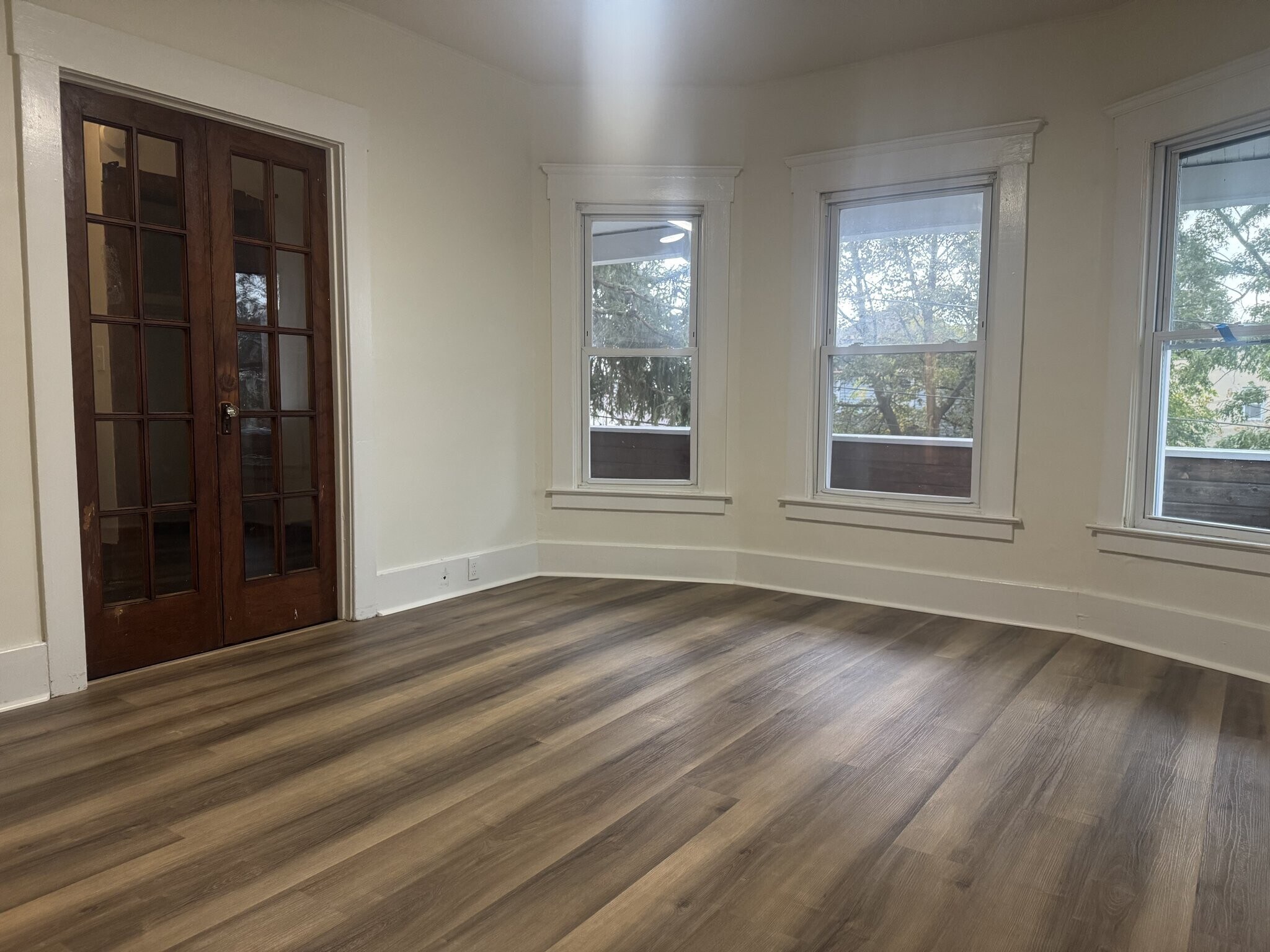 Building Photo - 606 Summit Ave