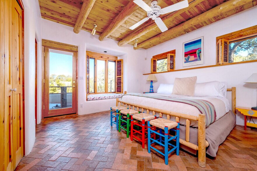 Building Photo - 1015 Foothills Trail