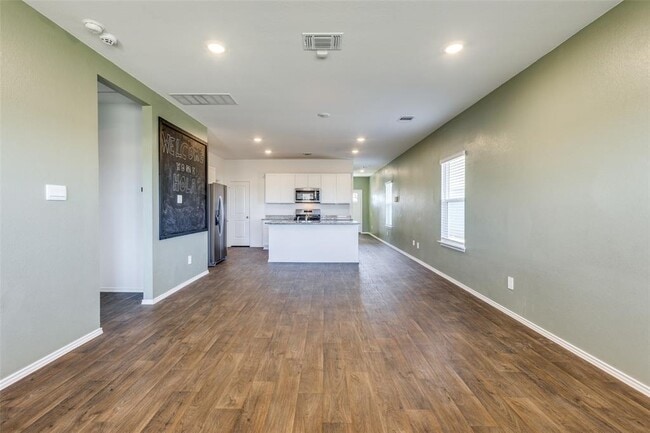 Building Photo - 543 Sandringham Lp