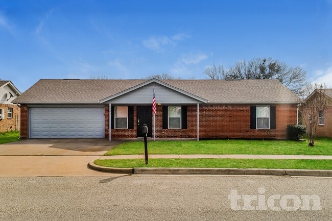 Building Photo - 4303 Sheldon Ln