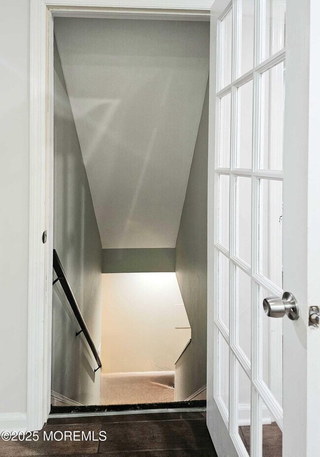 Building Photo - 19 Monterey Dr