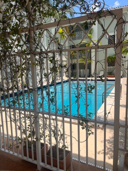 Building Photo - 45 Antilla Ave