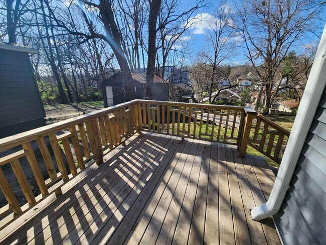 Building Photo - 2406 Woodland Ave