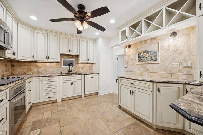 Building Photo - 801 79th St