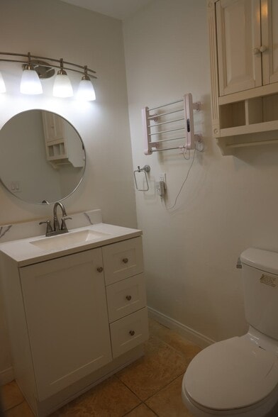 Building Photo - 5403 Newcastle Ave