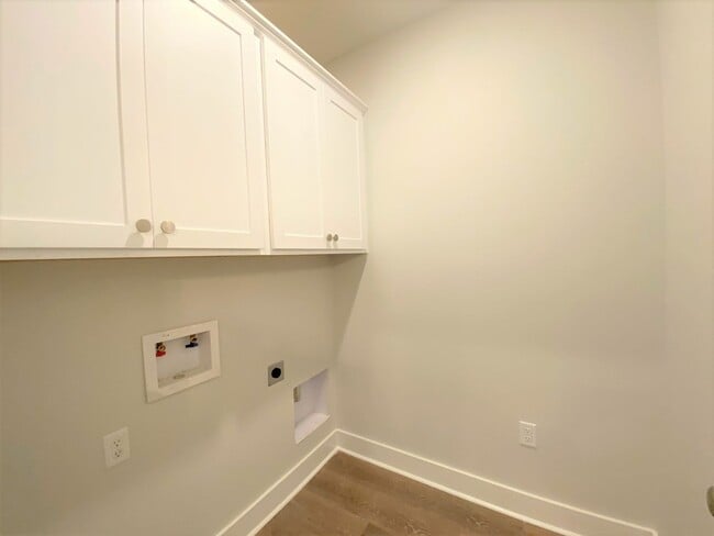 Building Photo - 2 Bedroom Off Jefferson Near Highland