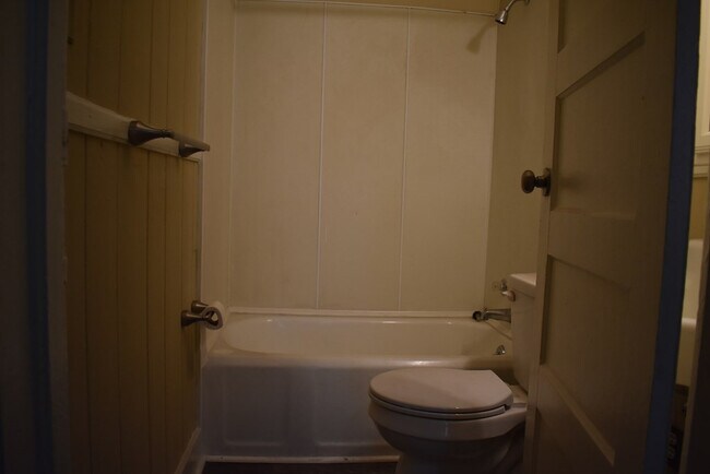 Building Photo - 14 Dunway Dr