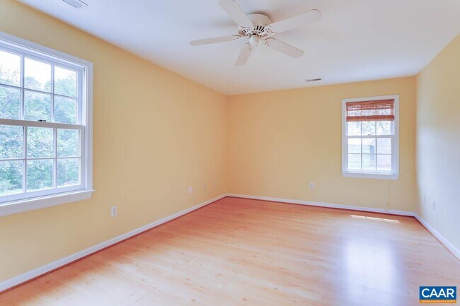 Building Photo - 1522 Oak Hill Ln