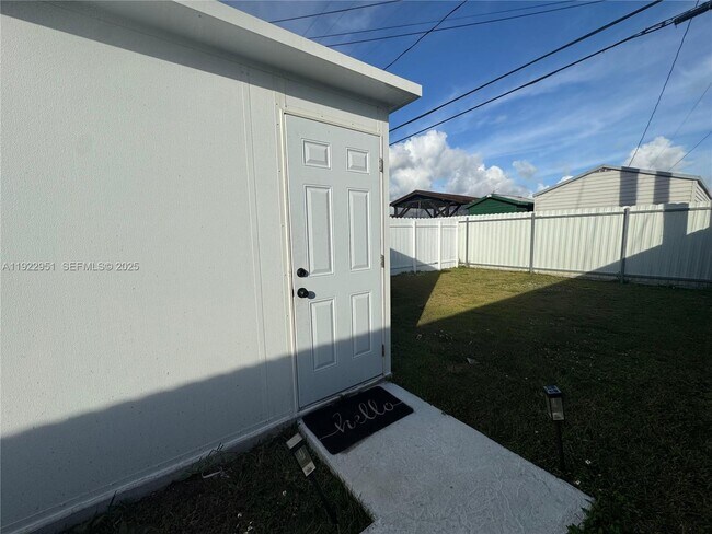 Building Photo - 4341 SW 99th Ct