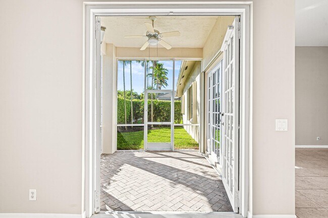 Building Photo - 1366 Crossbill Ct