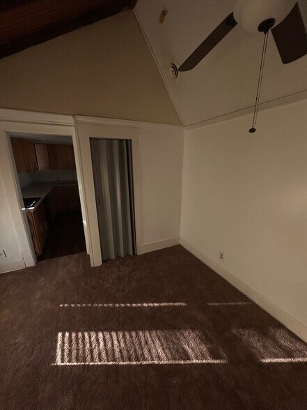 Building Photo - 4 Shepard St