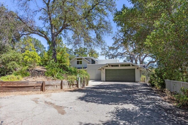 Building Photo - 13434 Old Oak Way