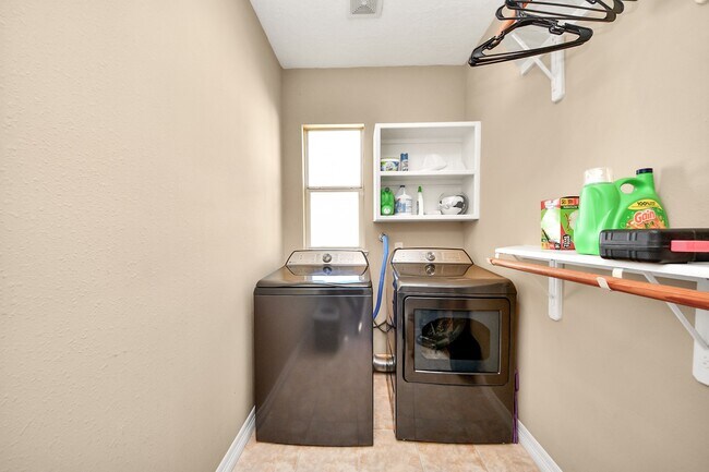 Building Photo - 2416 Bevis St