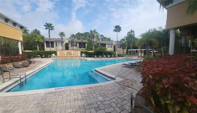 Building Photo - 10205 Courtney Palms Blvd