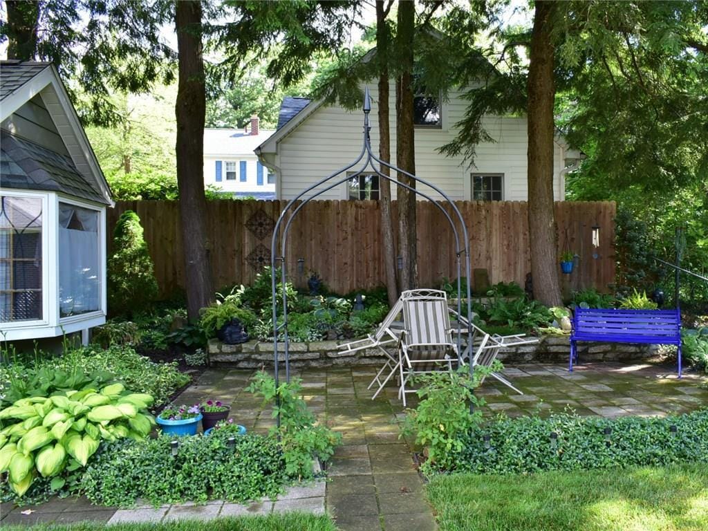 Building Photo - 351 Ravine St