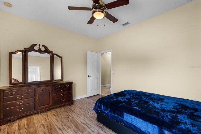 Building Photo - 4905 Legacy Oaks Dr
