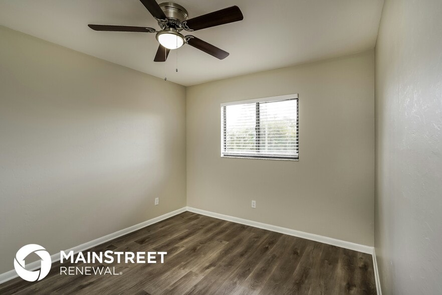 Building Photo - 2216 SE 6th Ln