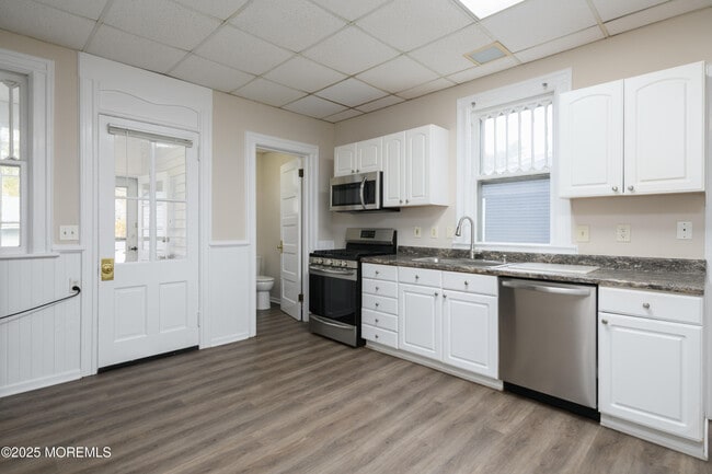 Building Photo - 64 Harding Rd