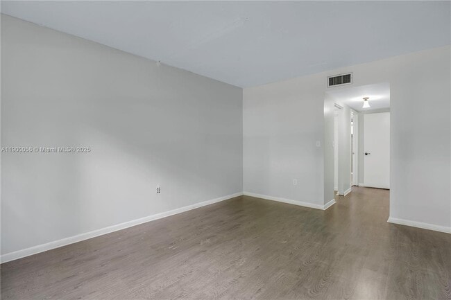 Building Photo - 511 Ives Dairy Rd