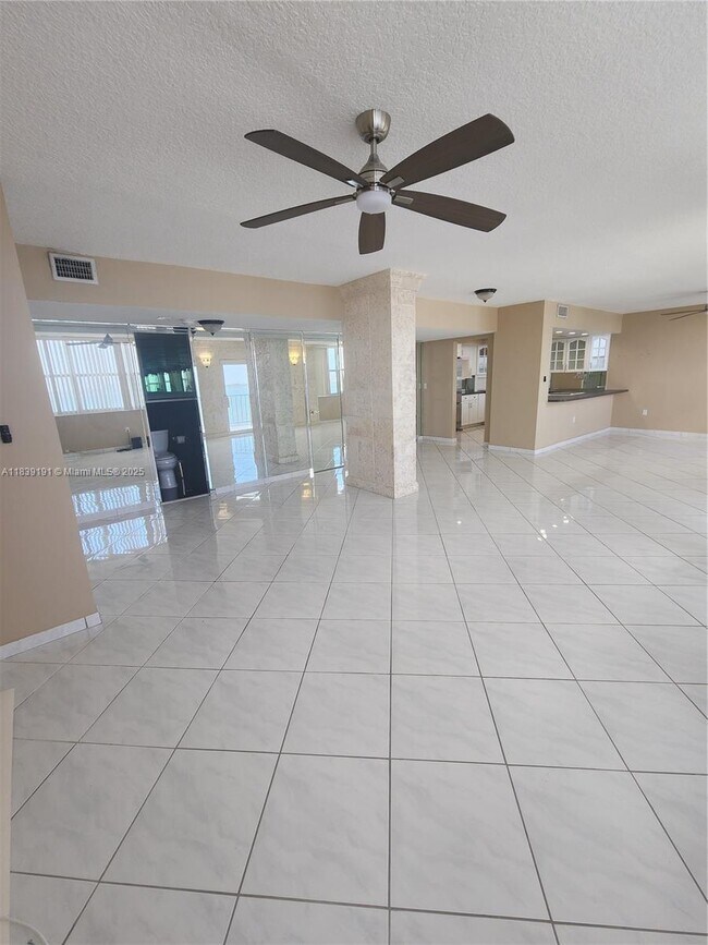 Building Photo - 11930 N Bayshore Dr