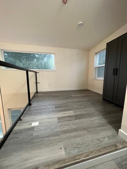 Building Photo - 10734 Stone Ave N