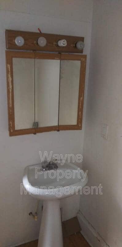 Building Photo - 744 1st St